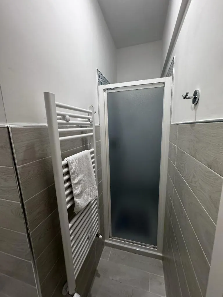 Ameli Room Florens