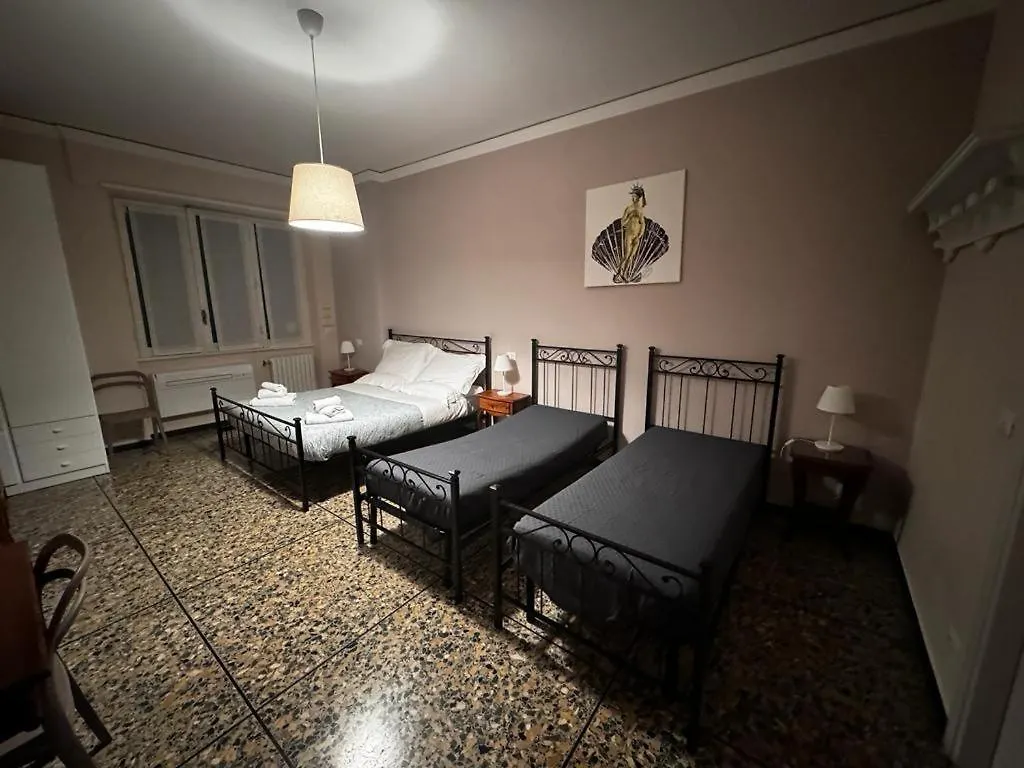 Ameli Room Florence Italy
